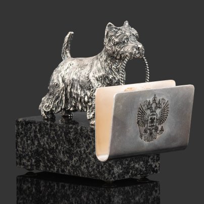 Визитница для руководителя в виде скульптурной композиции терьера с изображением государственной символики в подарочном кофре