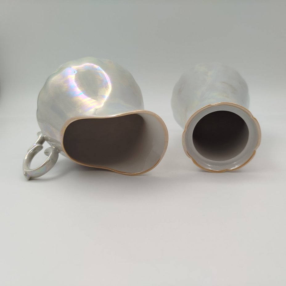 Набор для сервировки (молочник и вазочка) перламутрового оттенка, фарфор, люстр, Октябрьский фарфорово-фаянсовый завод, СССР, 1964-1991 гг.