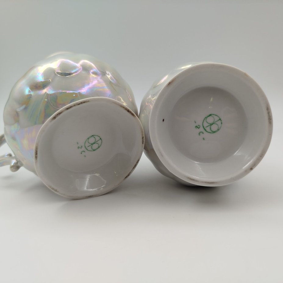 Набор для сервировки (молочник и вазочка) перламутрового оттенка, фарфор, люстр, Октябрьский фарфорово-фаянсовый завод, СССР, 1964-1991 гг.