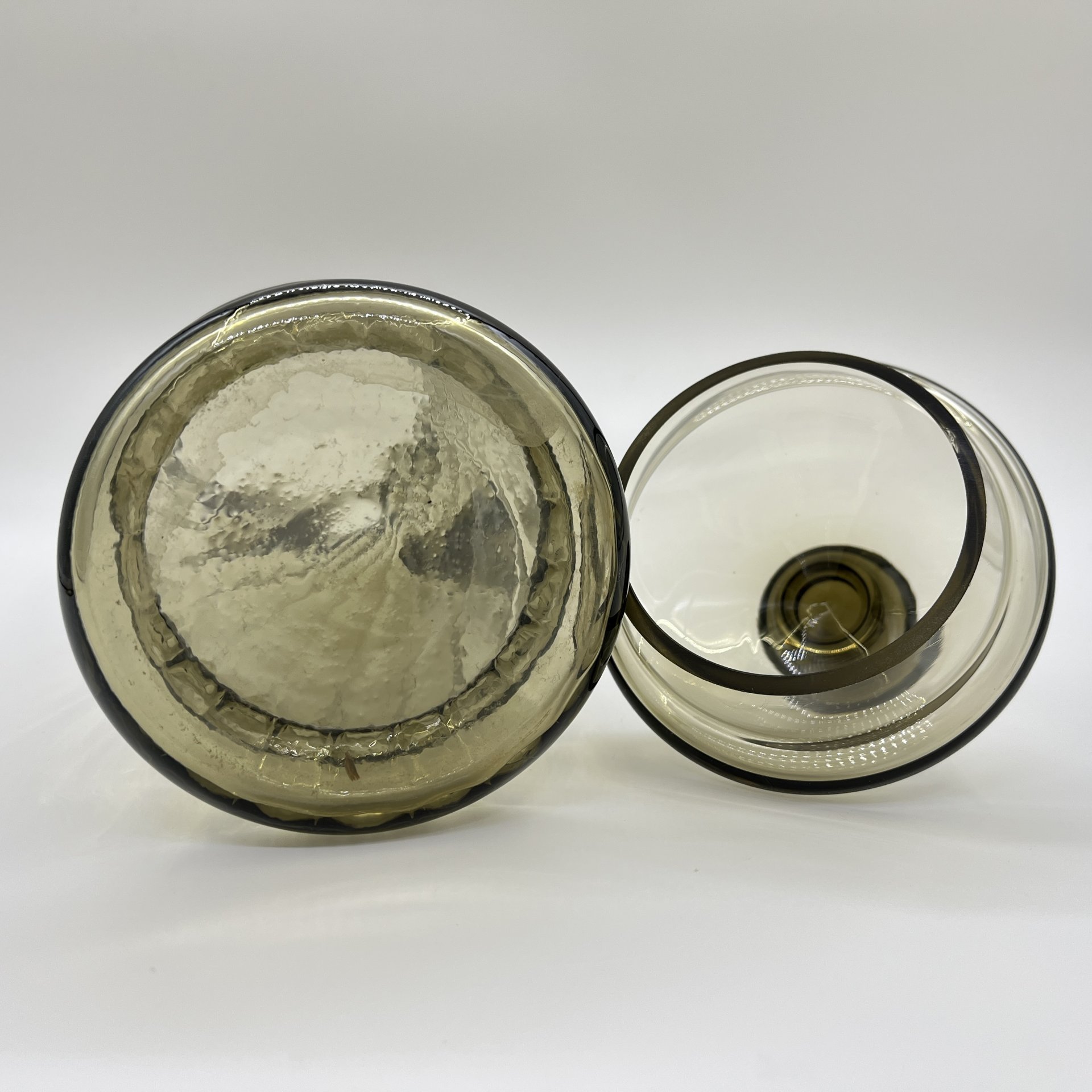 Кувшин с крышкой для подачи холодных напитков, цветное стекло, СССР, 1970-1990 гг.