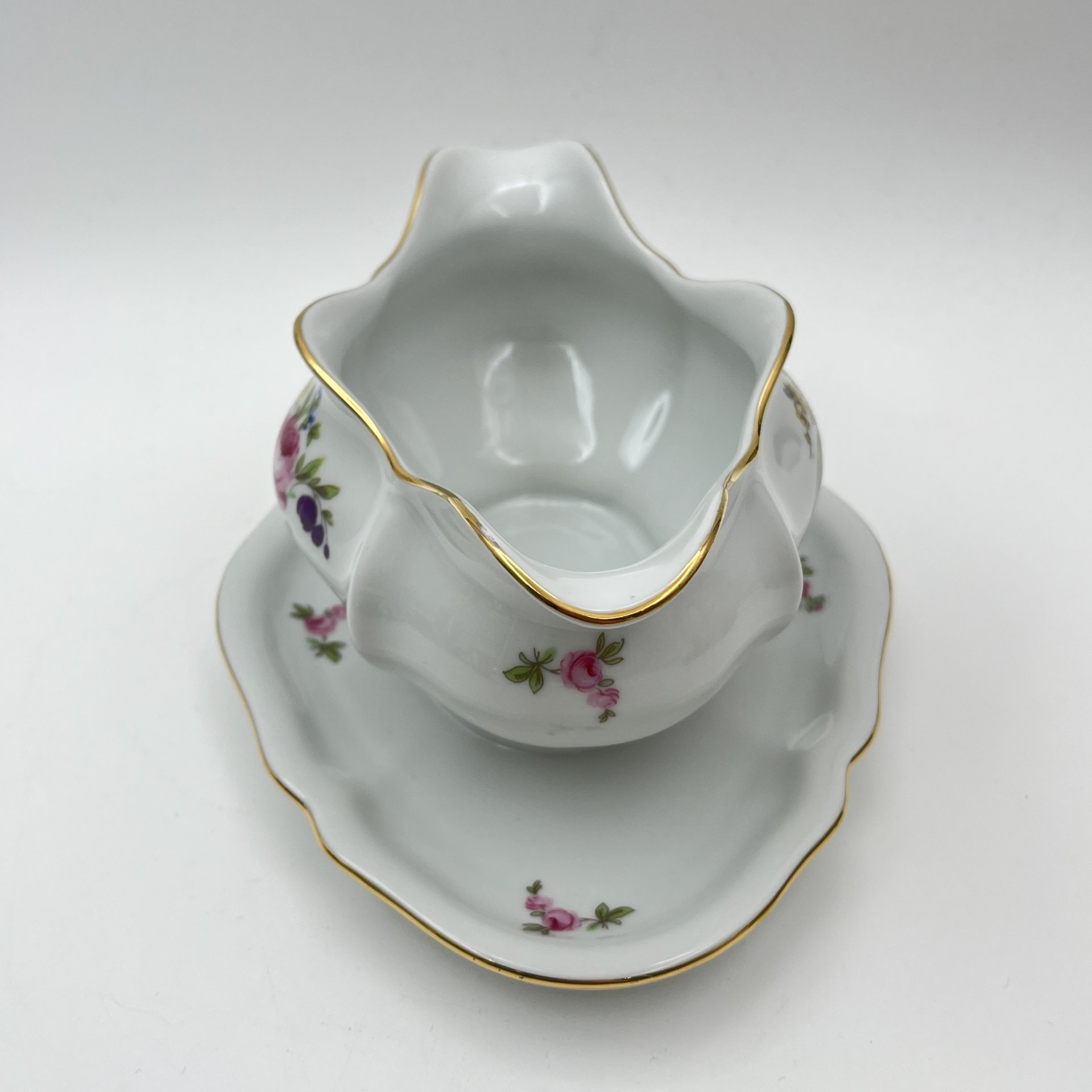 Соусник, украшенный цветочным декором, фарфор, деколь, золочение, Bohemia (Neurohlau), Германия, 1970-1990 гг.