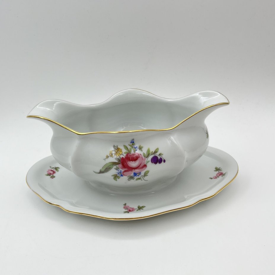 Соусник, украшенный цветочным декором, фарфор, деколь, золочение, Bohemia (Neurohlau), Германия, 1970-1990 гг.
