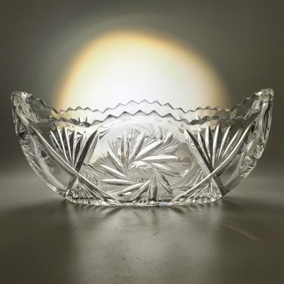 Салатник в форме ладьи с резным декором, хрусталь, алмазная грань, СССР, 1970-1990 гг.
