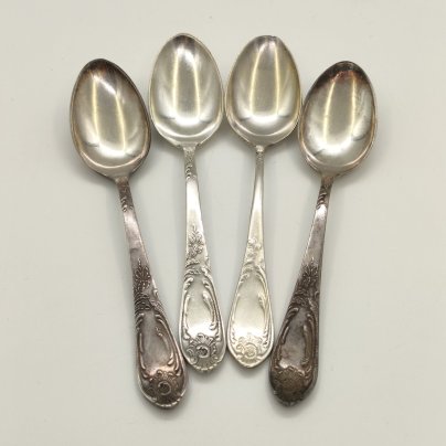 Набор из 4-х чайных ложек, украшенных растительным декором, мНЦ (медь-никель-цинк), Вольнянский завод столовых приборов им. Шевченко (ЗiШ, ЗиШ), СССР, 1960-1970 гг.