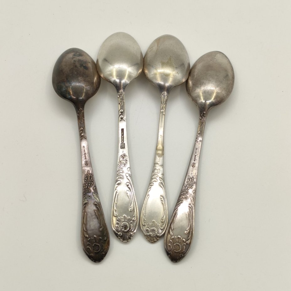 Набор из 4-х чайных ложек, украшенных растительным декором, мНЦ (медь-никель-цинк), Вольнянский завод столовых приборов им. Шевченко (ЗiШ, ЗиШ), СССР, 1960-1970 гг.