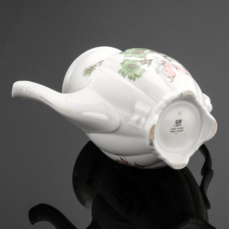 Чайник с дольчатым туловом и цветочным декором, Tielsch Walbrzych