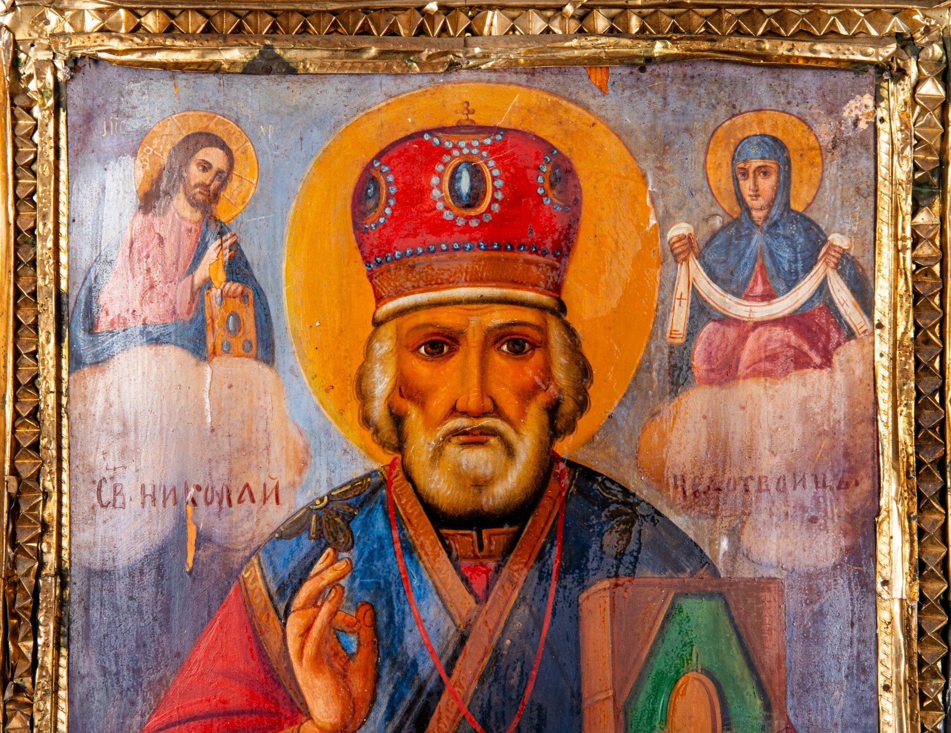 Икона в киоте "Святой Николай Чудотворец" (Никола Зимний), дерево, темпера, фольга