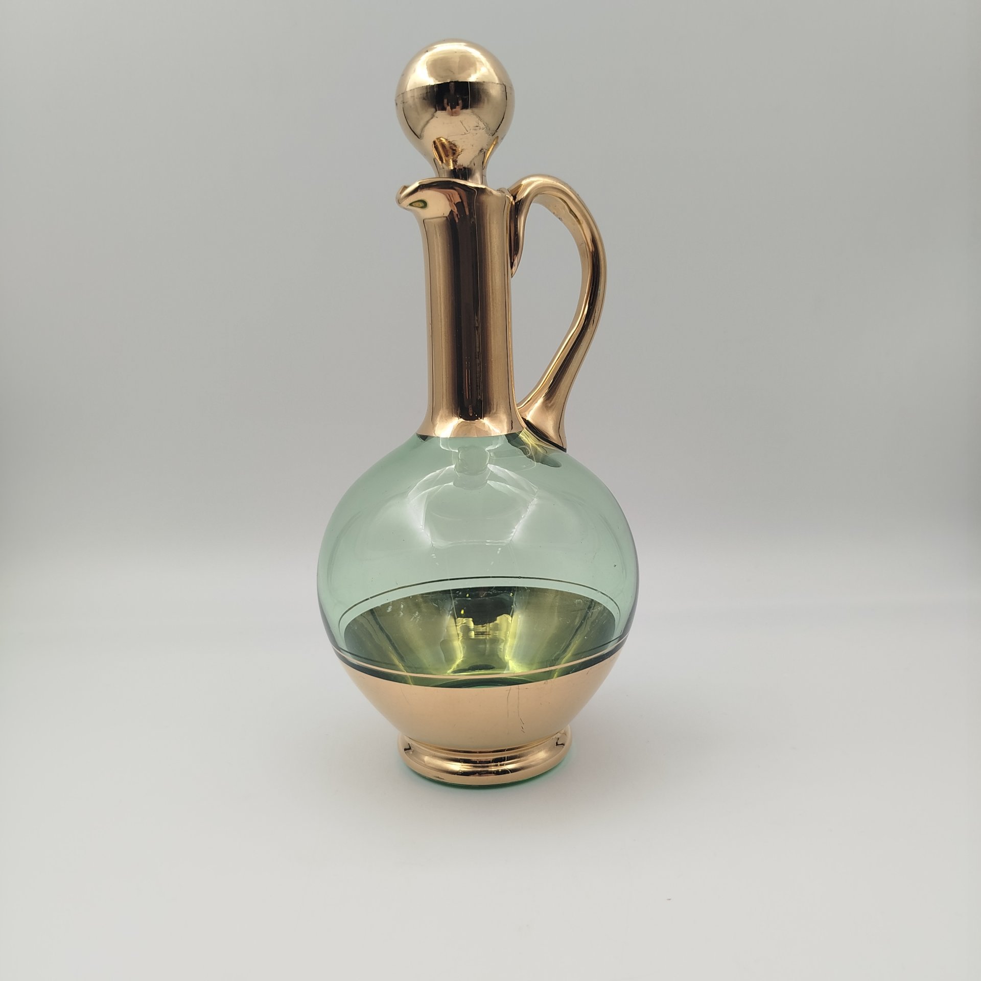 Графин с туловом зеленого цвета, стекло, золочение, Европа, 1970-2000 гг.