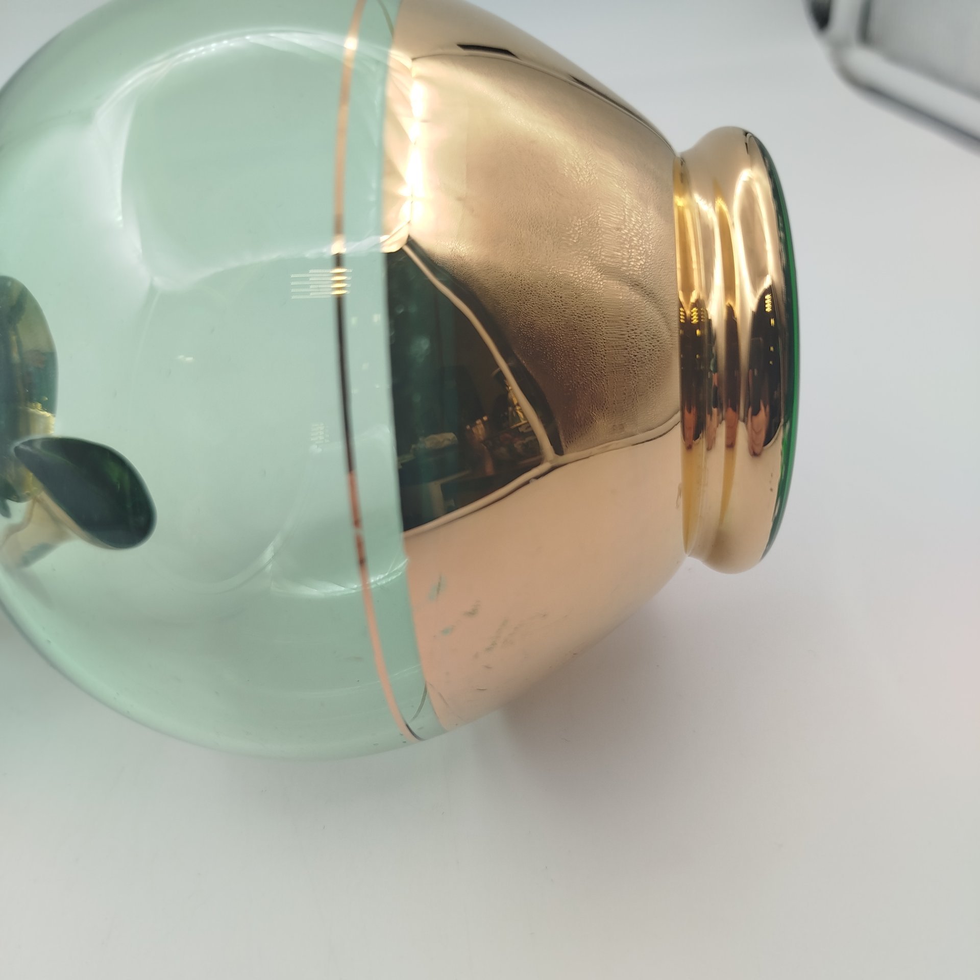 Графин с туловом зеленого цвета, стекло, золочение, Европа, 1970-2000 гг.