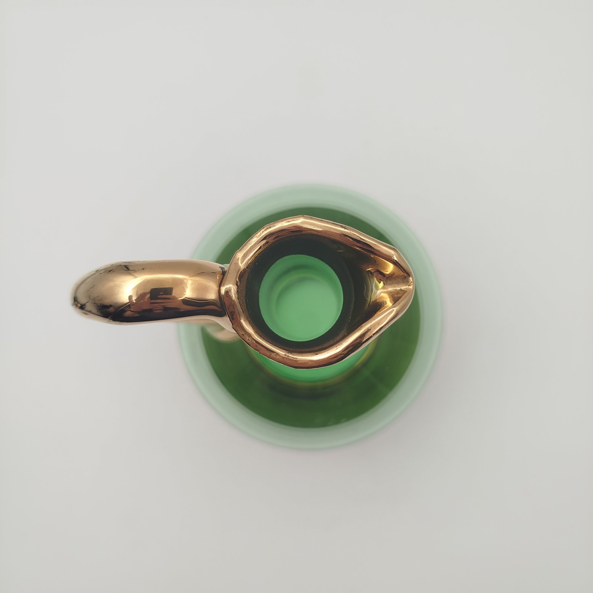 Графин с туловом зеленого цвета, стекло, золочение, Европа, 1970-2000 гг.