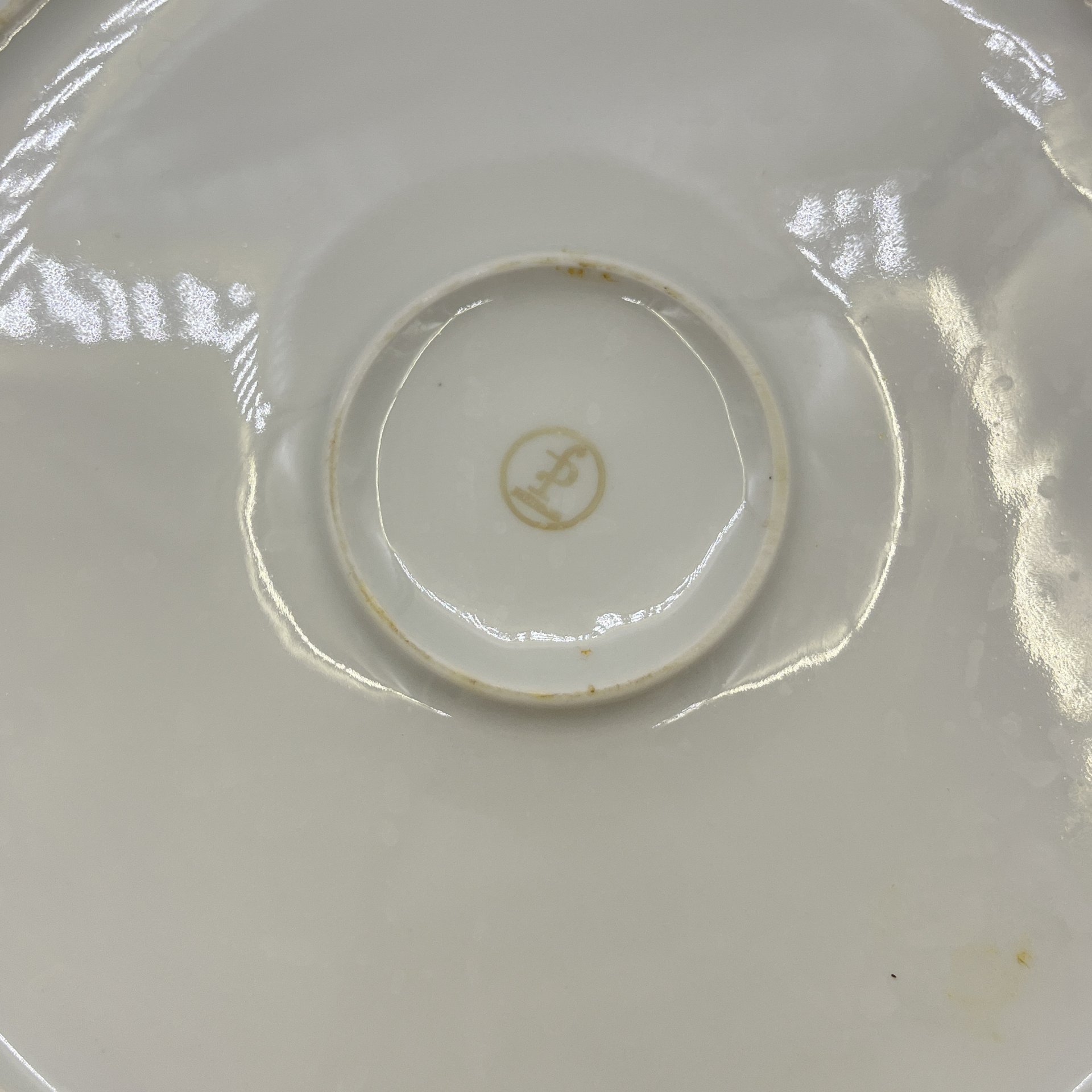 Блюдо сервировочное с цветочным декором