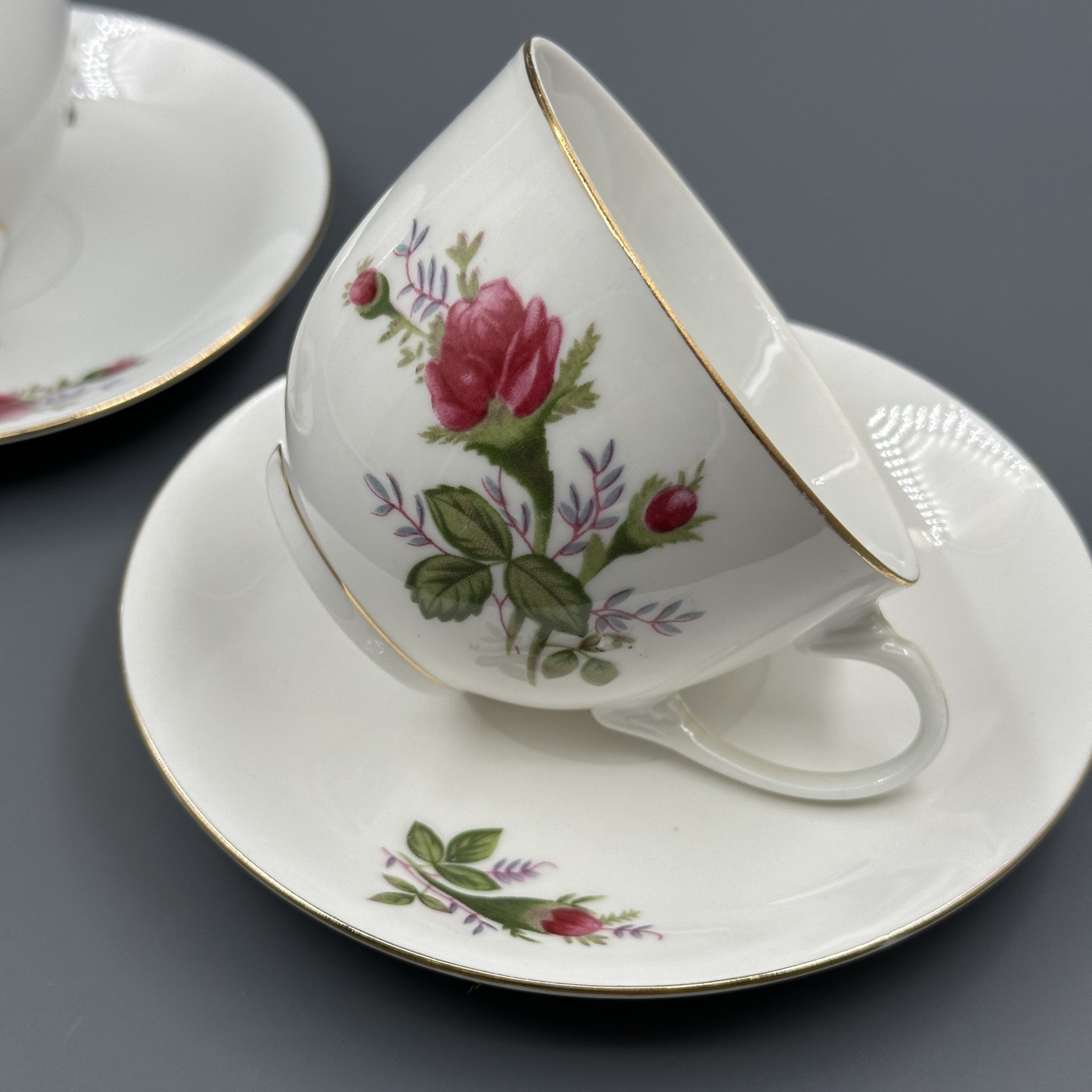 Набор из 2 кофейных пар , украшенных цветочным декором Tietsin Porcelain, фарфор, деколь, золочение, Китай