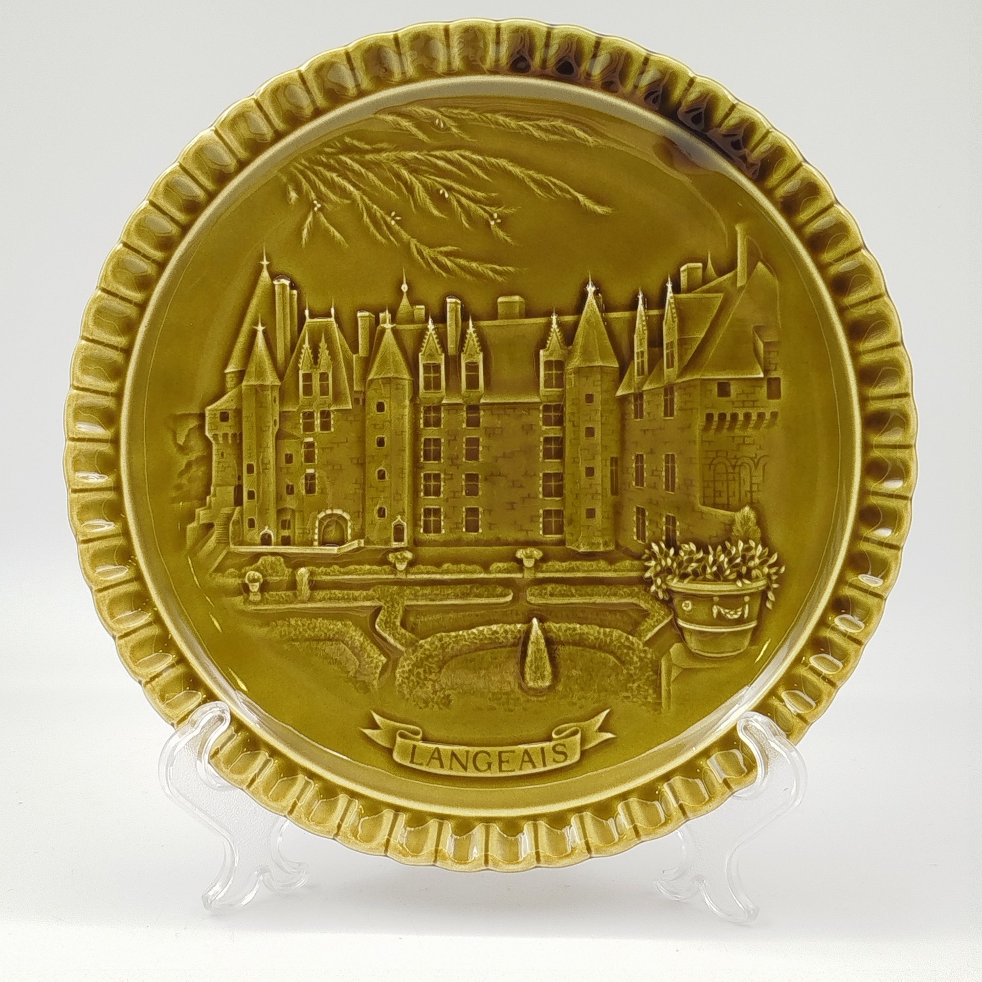 Декоративная тарелка из серии "Замки Франции"  (Langeais), Gien, керамика, глазурь, Франция, 1960-1971 гг.