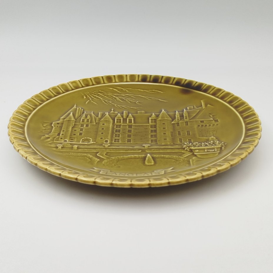 Декоративная тарелка из серии "Замки Франции"  (Langeais), Gien