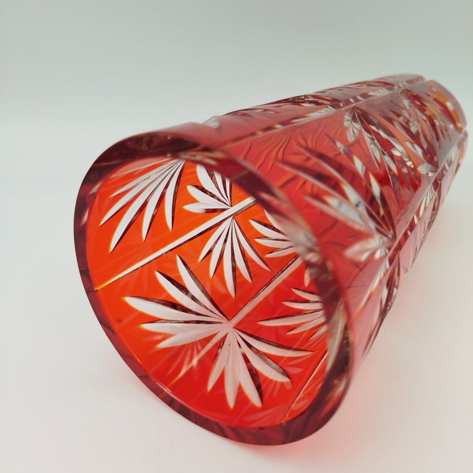 Ваза для цветов, украшенная растительным декором, стекло, алмазная грань, Стекольный завод «Красный май», СССР, 1960-1980 гг.