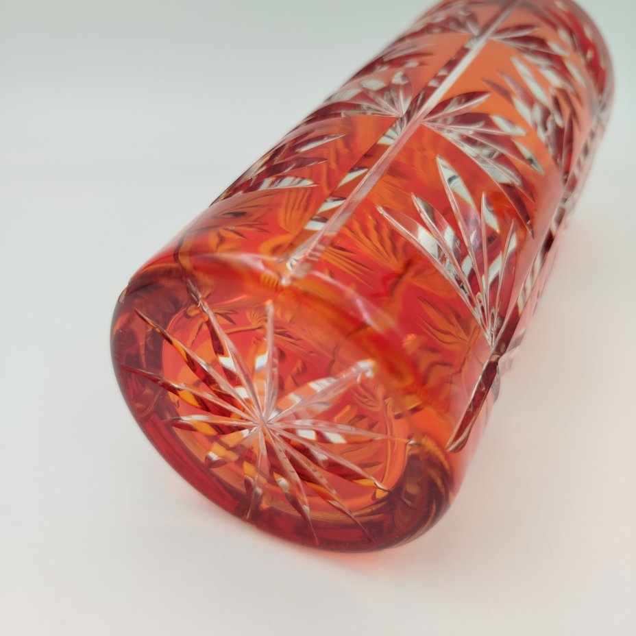Ваза для цветов, украшенная растительным декором, стекло, алмазная грань, Стекольный завод «Красный май», СССР, 1960-1980 гг.