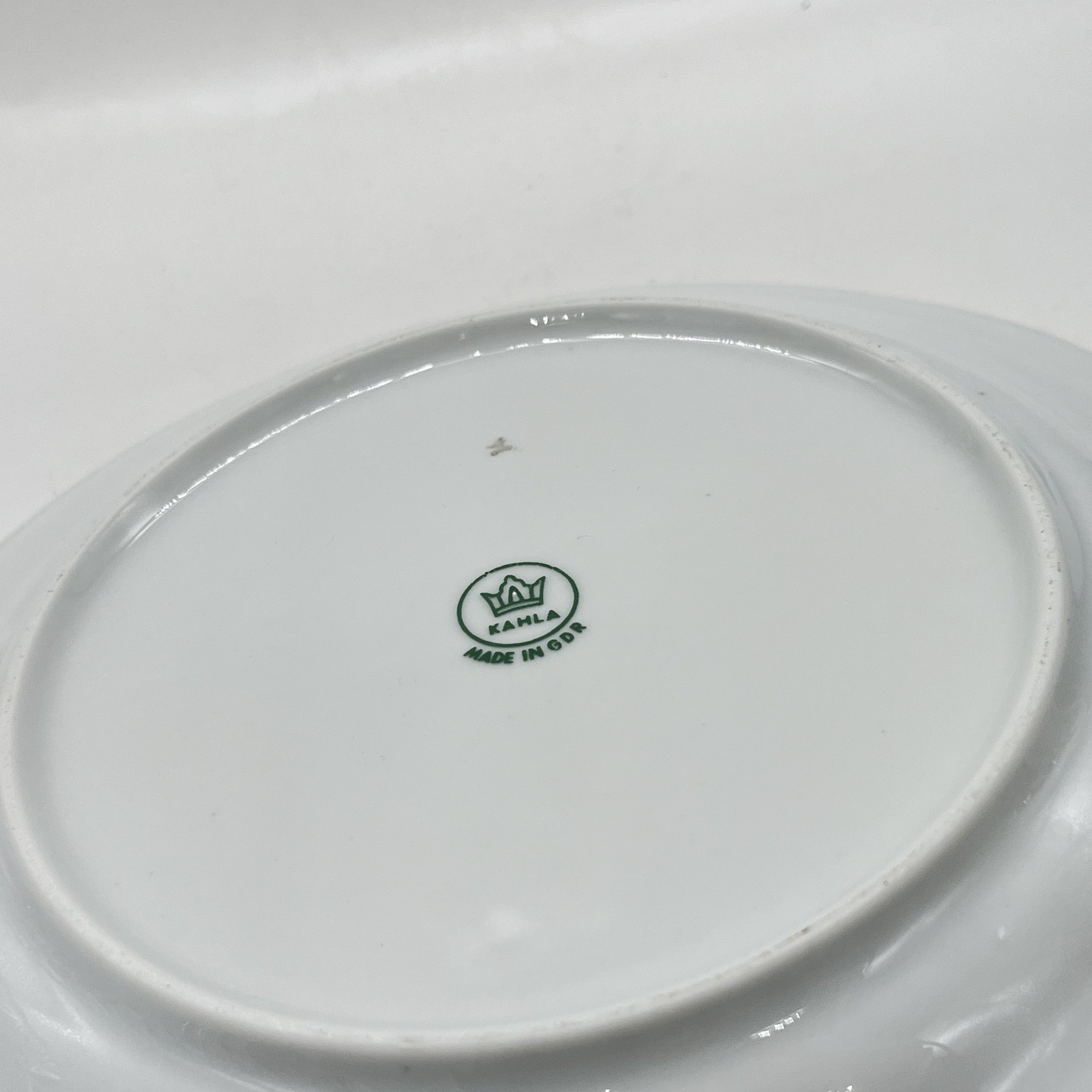 Тарелка сервировочная/обеденная с цветочным декором, фарфор, люстр, деколь, золочение, Kahla, ГДР, 1960-1990 гг.