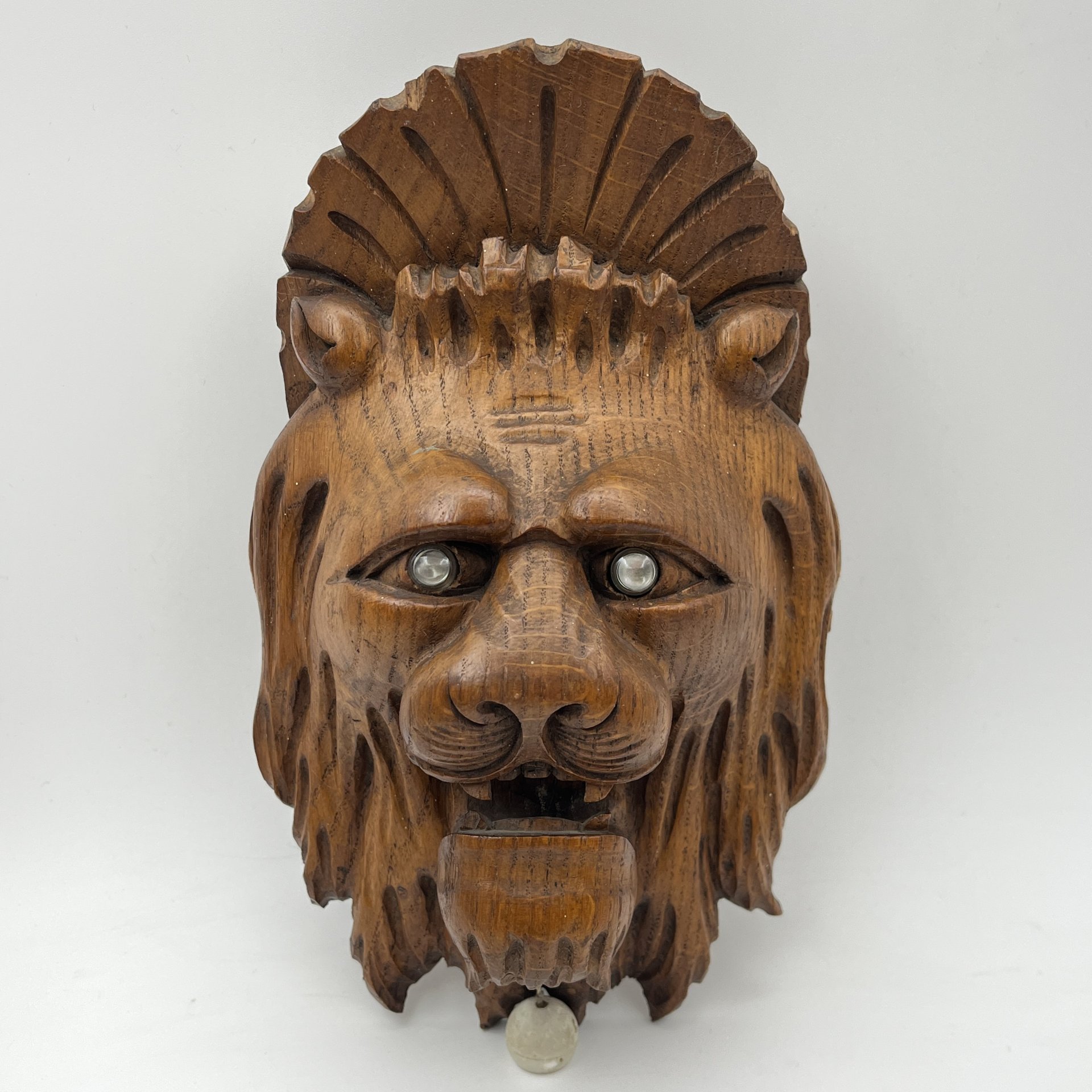 Настенный декор в виде горельефного изображения льва, дерево, резьба, композитный материал, Европа, 1970-1990 гг.