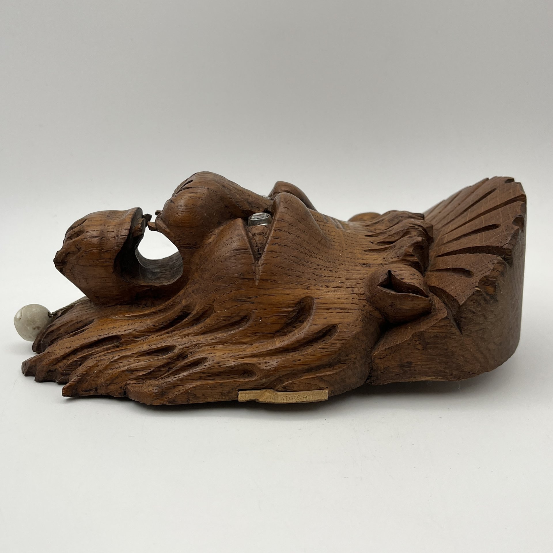 Настенный декор в виде горельефного изображения льва, дерево, резьба, композитный материал, Европа, 1970-1990 гг.