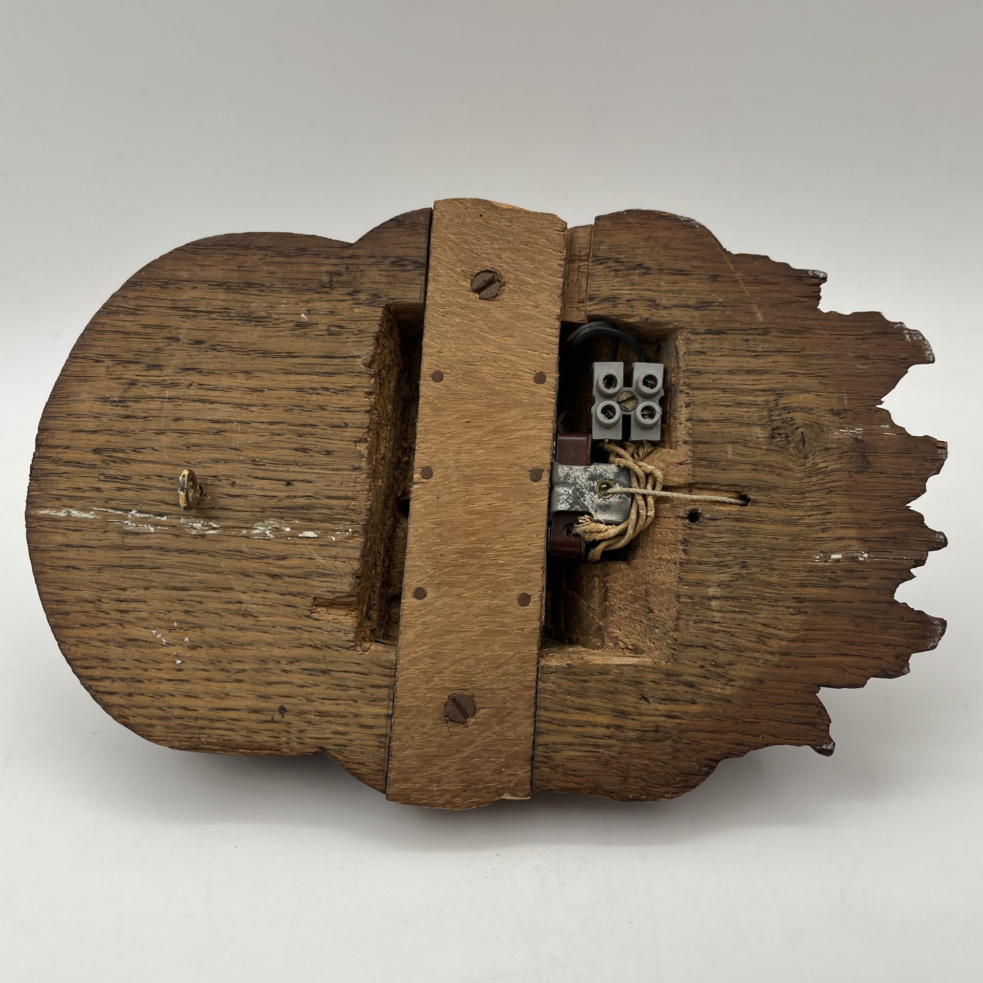 Настенный декор в виде горельефного изображения льва, дерево, резьба, композитный материал, Европа, 1970-1990 гг.