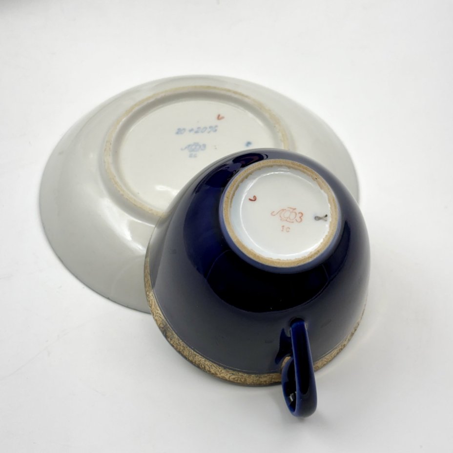 Набор из шести чайных пар с орнаментальным декором