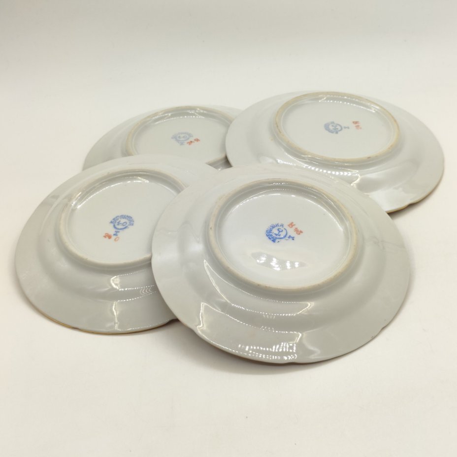 Набор из 4-х блюдец "Красный бутон", фарфор, крытье, золочение, Барановский фарфоровый завод, СССР, 1950-1970 гг.