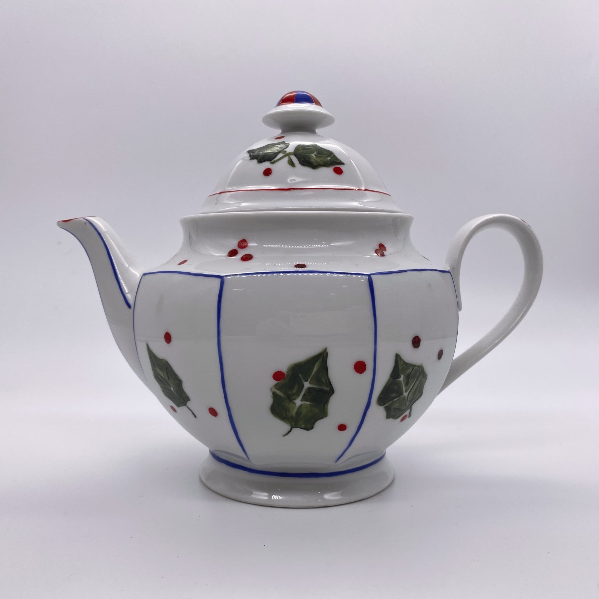 Чайник, украшенный авторской росписью художника M.Pierre V. "Листья омелы", Winterling Marktleuthen Bavaria