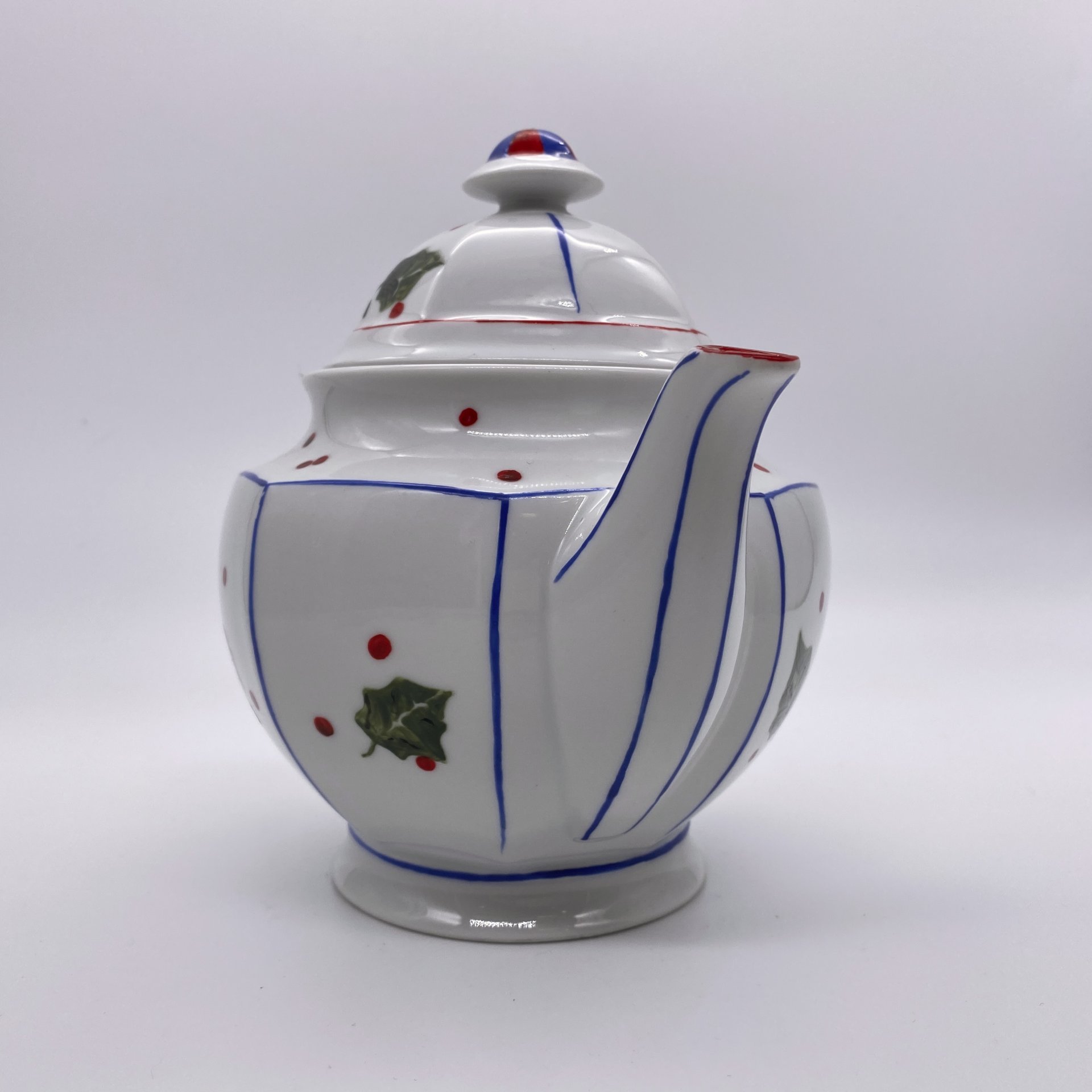 Чайник, украшенный авторской росписью художника M.Pierre V. "Листья омелы", Winterling Marktleuthen Bavaria