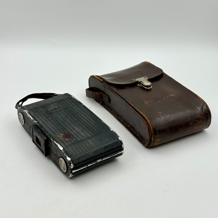 Фотоаппарат пленочный Zeiss Ikon 515/2, объектив Nettar Anastigmat 1:6,3 f=10.5 cm, лимитированный выпуск с шестиугольным механизмом, в оригинальном кофре, металл, стекло, кожа, Carl Zeiss, Германия, 1934-1935 гг., Carl Zeiss