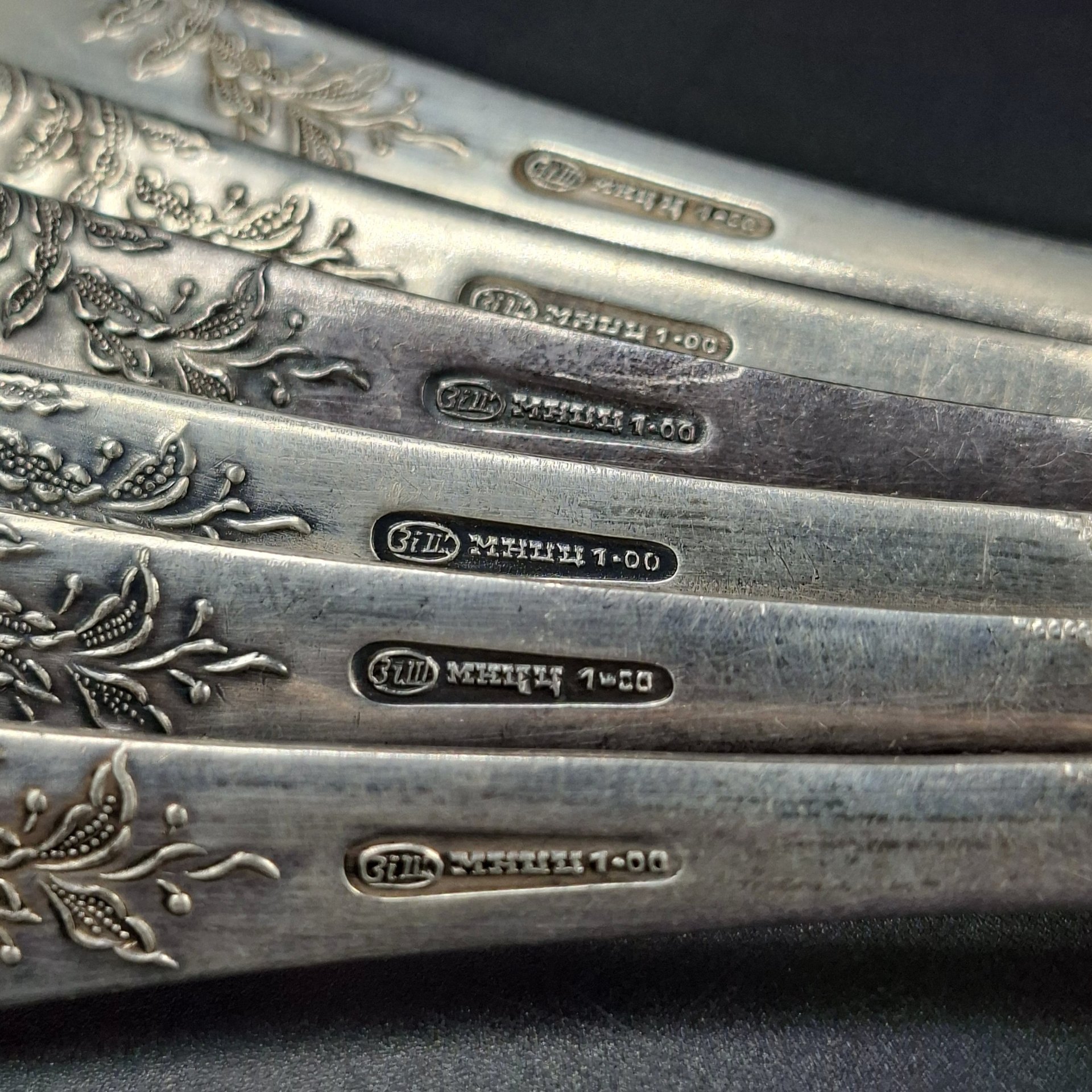 Набор из шести десертных ложек с растительным декором, мНЦ (медь-никель-цинк), Вольнянский завод столовых приборов им. Шевченко (ЗiШ, ЗиШ), СССР, 1960-1990 гг.