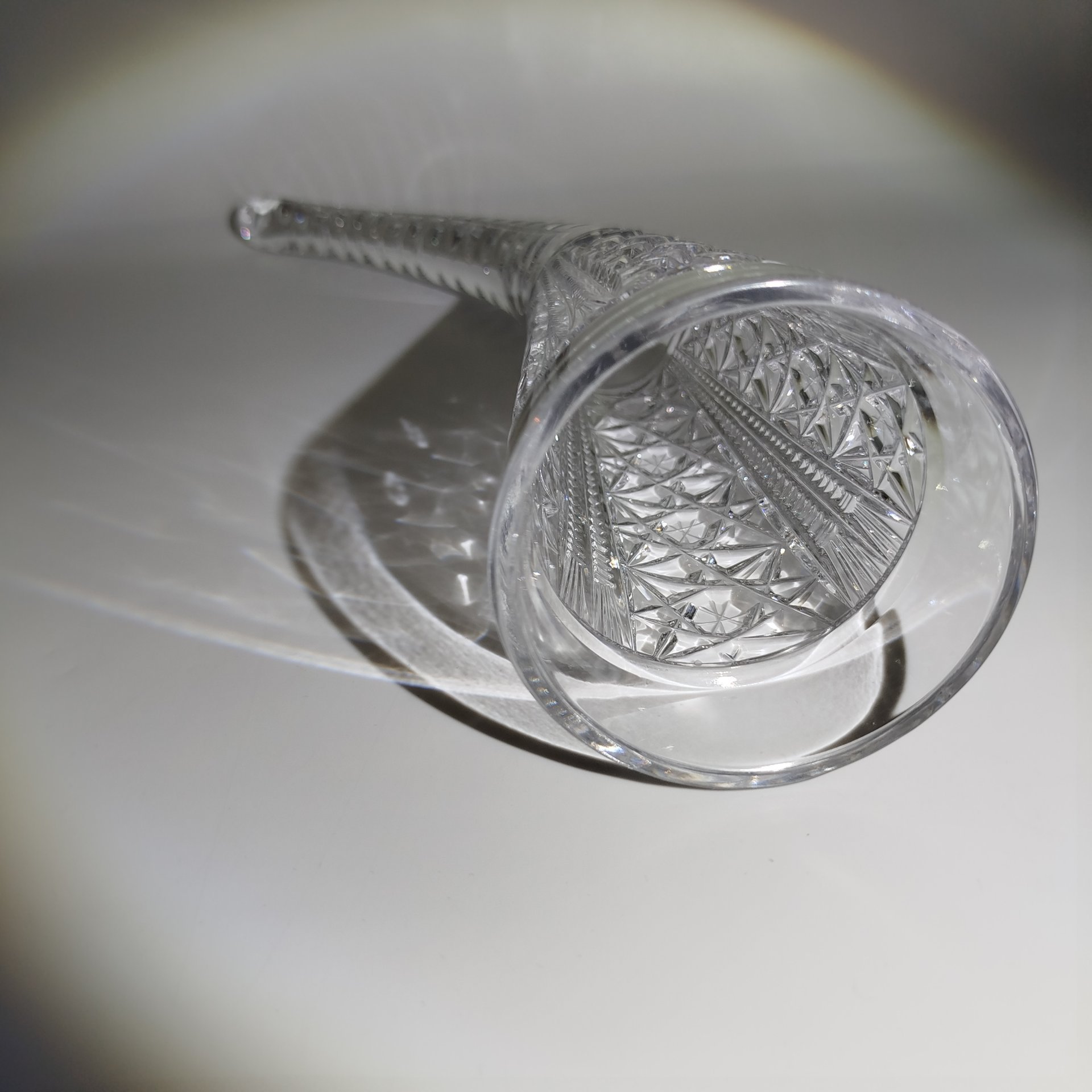 Кубок для вина ("Рог изобилия"), украшенный рельефным декором