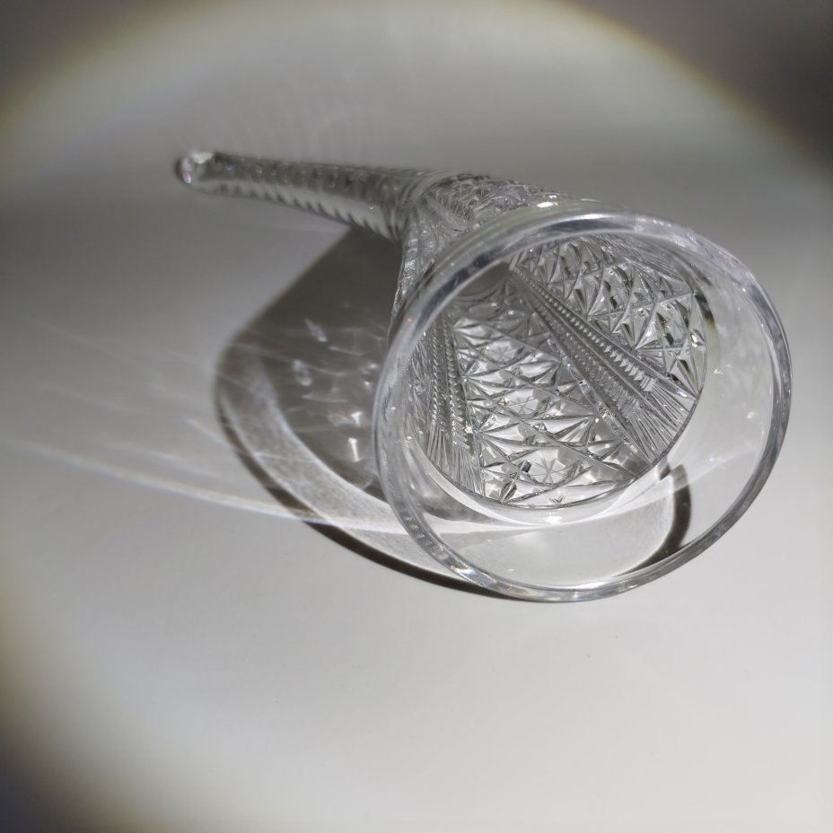 Кубок для вина ("Рог изобилия"), украшенный рельефным декором