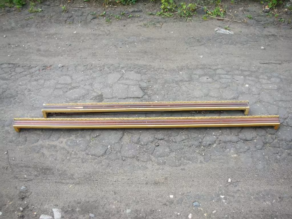 Карнизы, 2 шт.