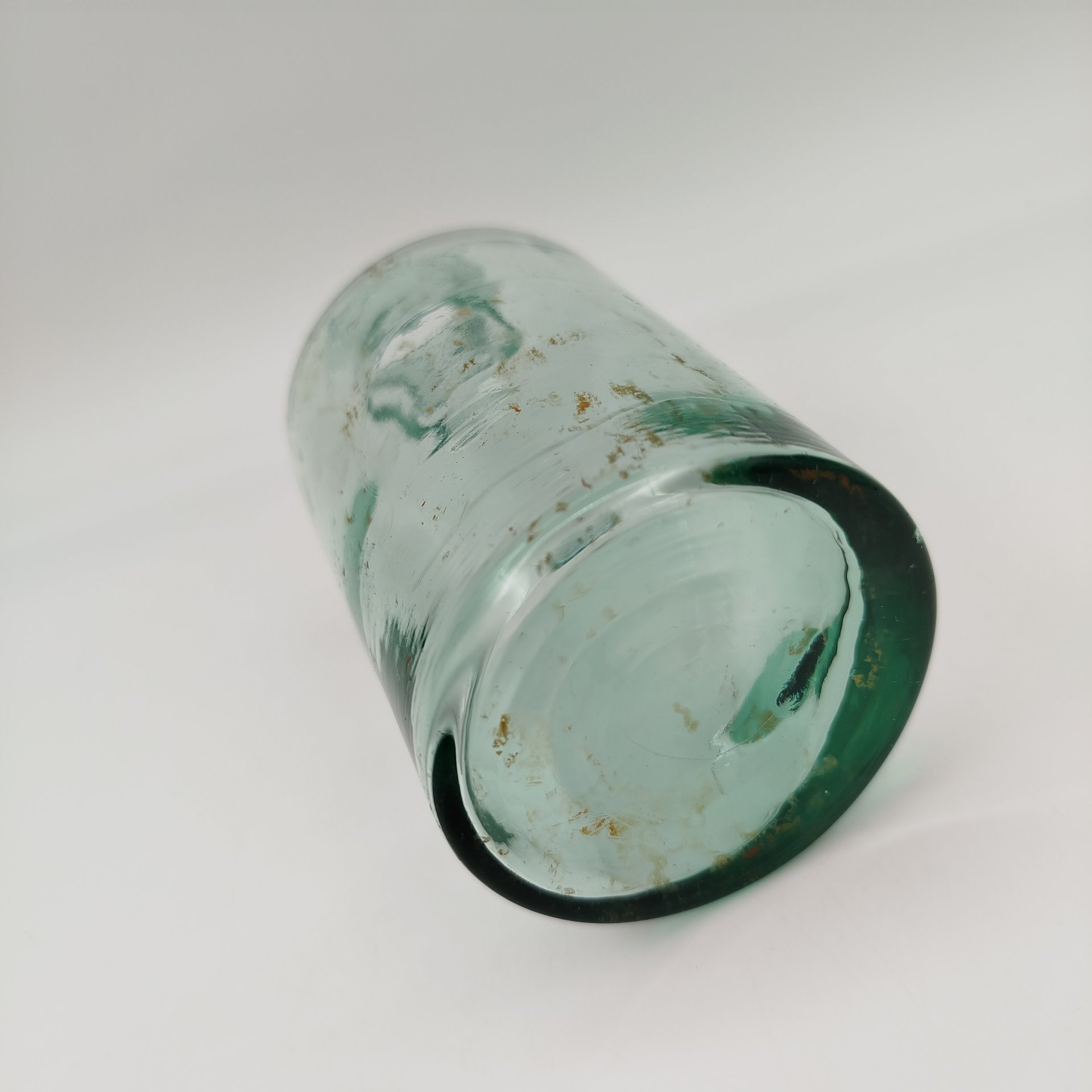 Флакон (бутыль) цилиндрической формы, стекло, Россия, 1900-1940 гг.