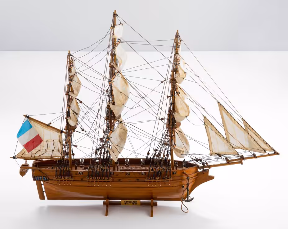 Модель парусного корабля французского флота "Астролябия 1811-1851"