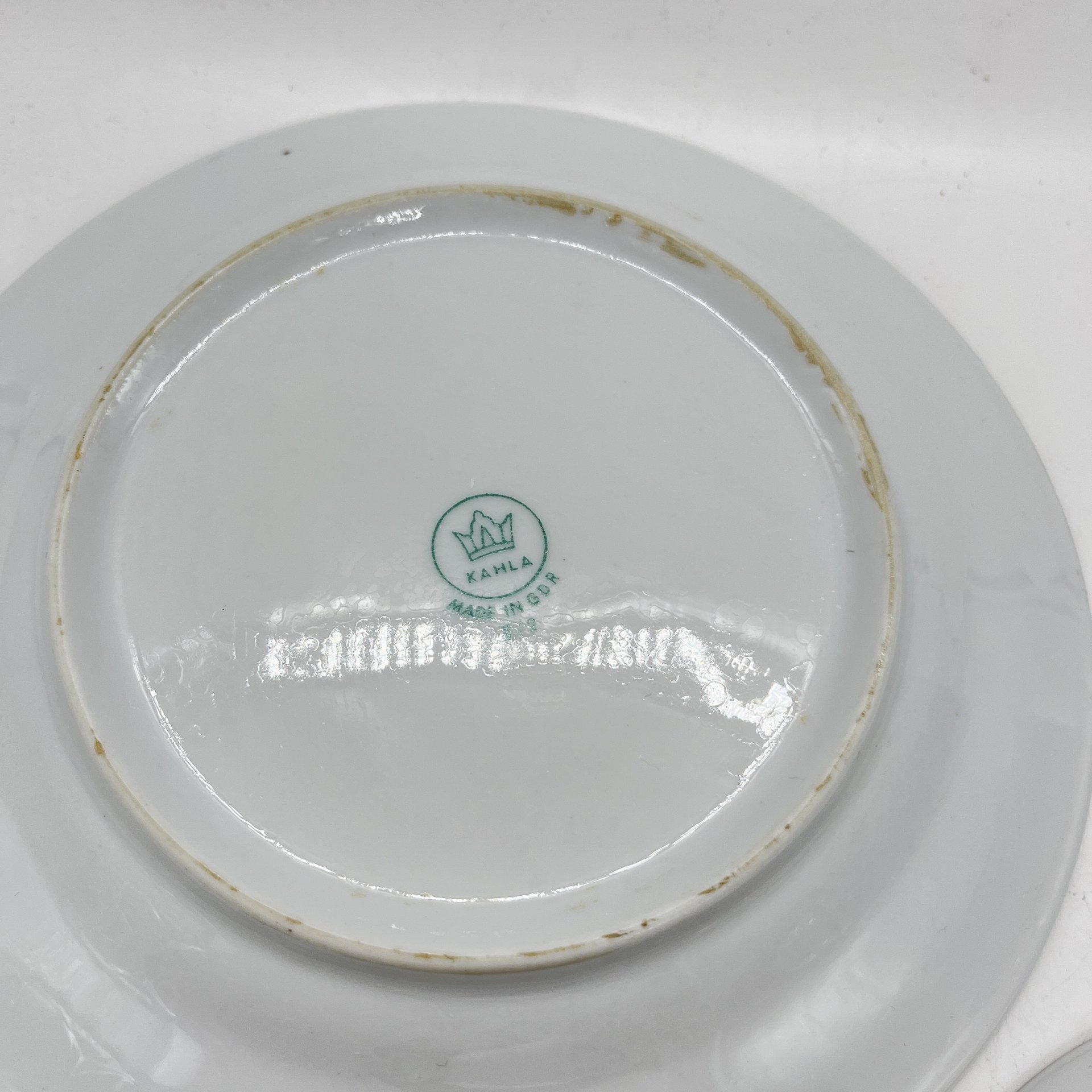 Набор из десертной тарелки и блюдца с цветочным декором, фарфор, деколь, золочение, Kahla, ГДР, 1960-1990 гг.