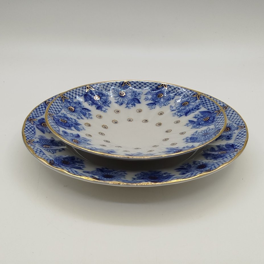 Набор из блюдца и десертной тарелки "Корзиночка", автор рисунка и формы Н.П.Славина