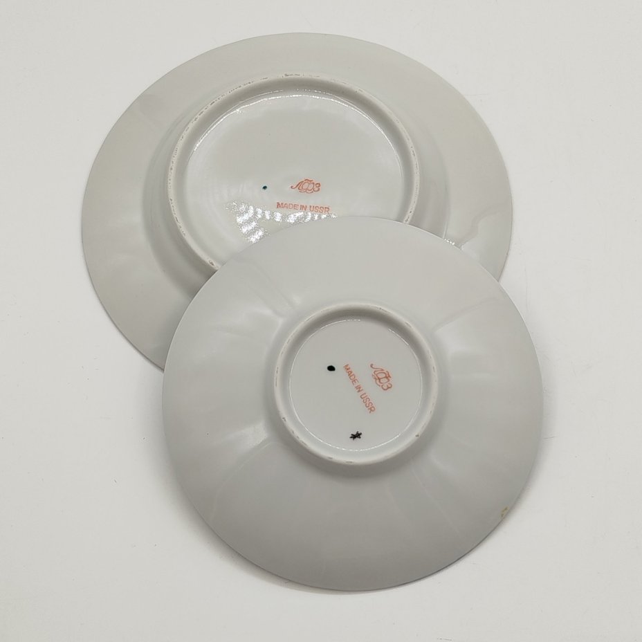 Набор из блюдца и десертной тарелки "Корзиночка", автор рисунка и формы Н.П.Славина