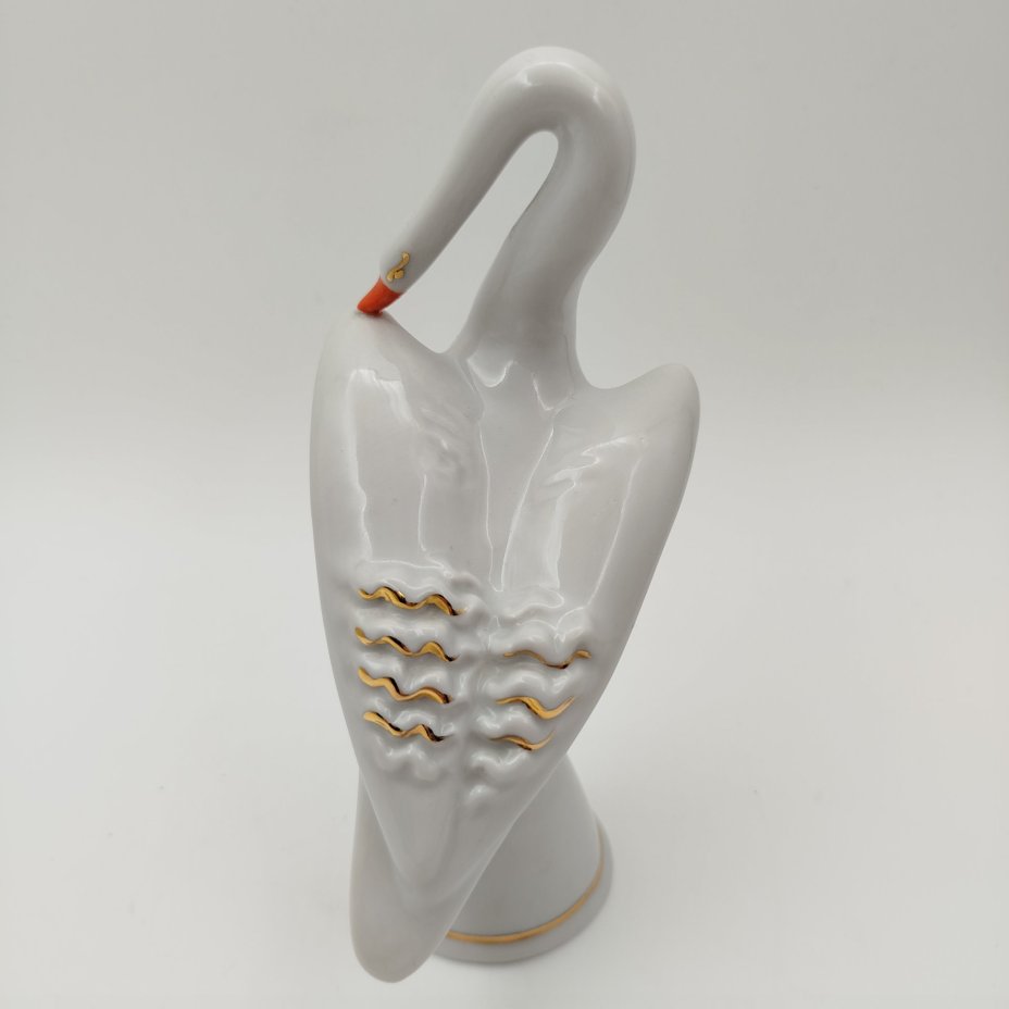 Статуэтка "Белый лебедь", фарфор, золочение, Дулевский фарфоровый завод (Дулёво), СССР, 1970-1990 гг.
