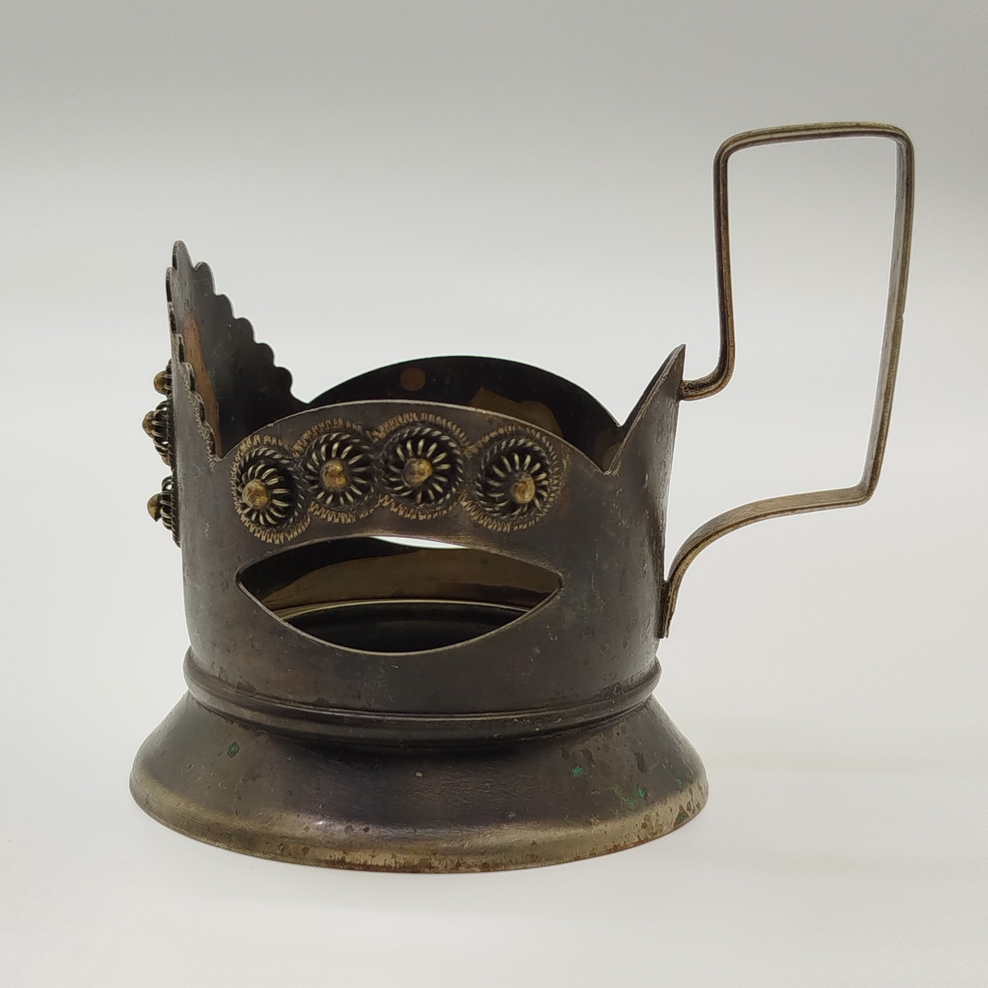 Подстаканник "Бусины малые" ("Шишки малые"), Ереванский комбинат народных художественных промыслов, латунь, гравировка, СССР, 1970-1990 гг.