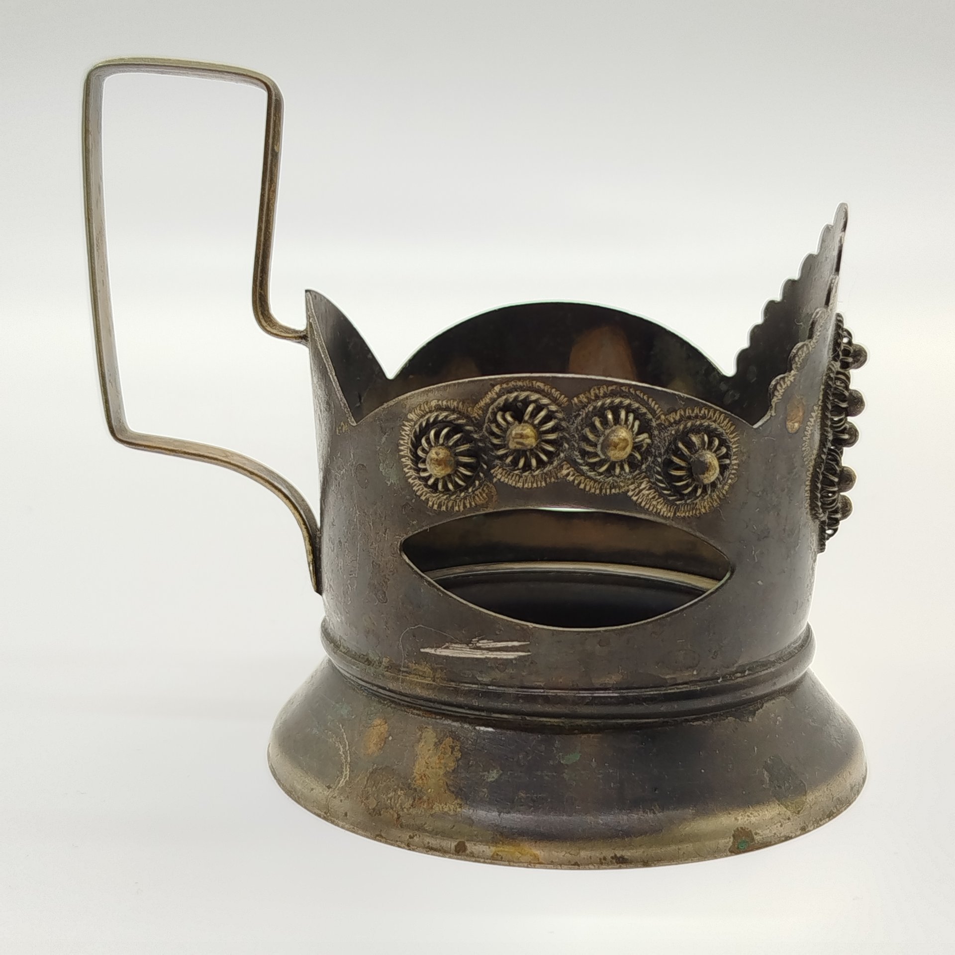 Подстаканник "Бусины малые" ("Шишки малые"), Ереванский комбинат народных художественных промыслов, латунь, гравировка, СССР, 1970-1990 гг.