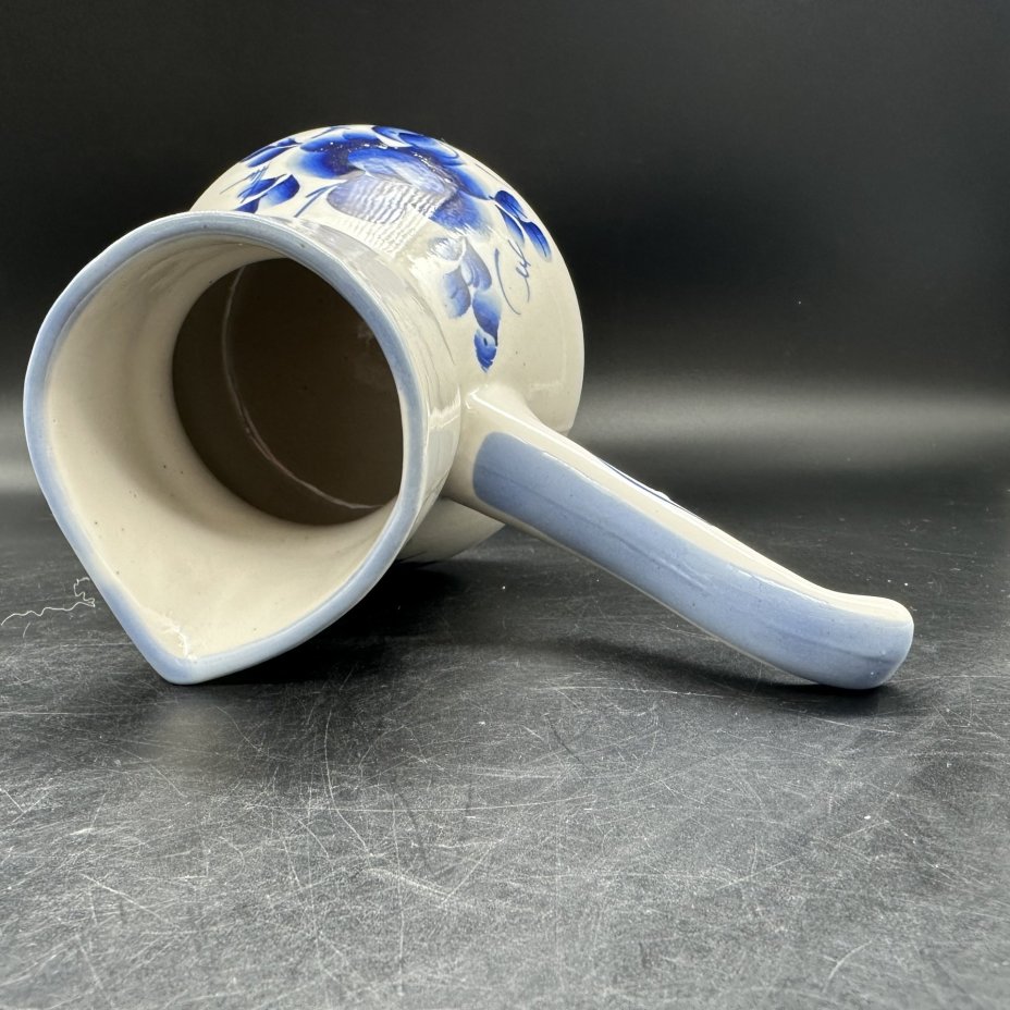 Кофейник с цветочным декором, Речицкий фарфоровый завод (Гжель)