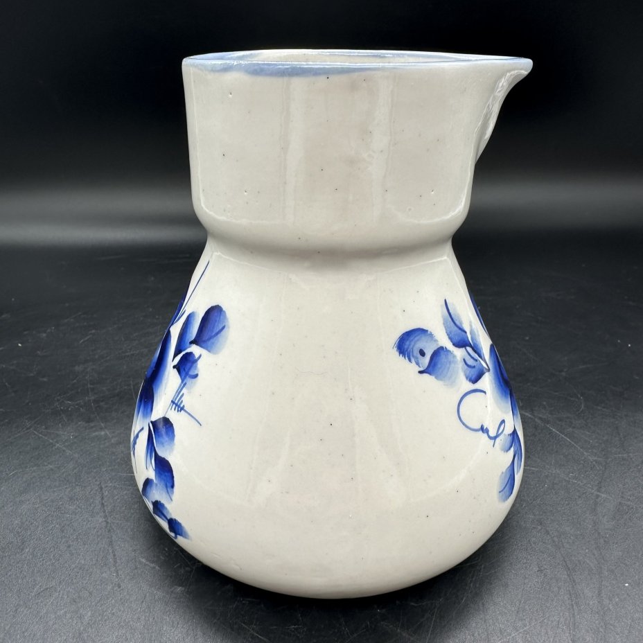 Кофейник с цветочным декором, Речицкий фарфоровый завод (Гжель)