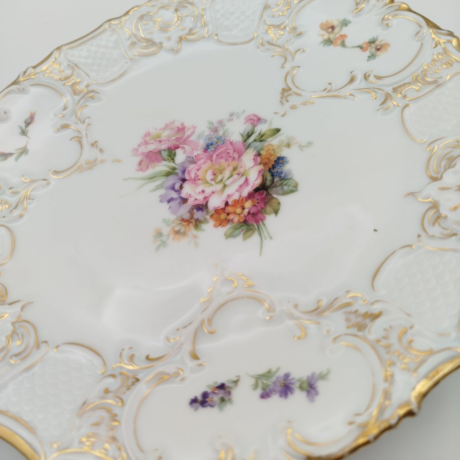 Блюдо широкое с ажурным бортом, украшенное цветочным декором, Furstenberg Porcelain Manufactory (Фюрстенберг)
