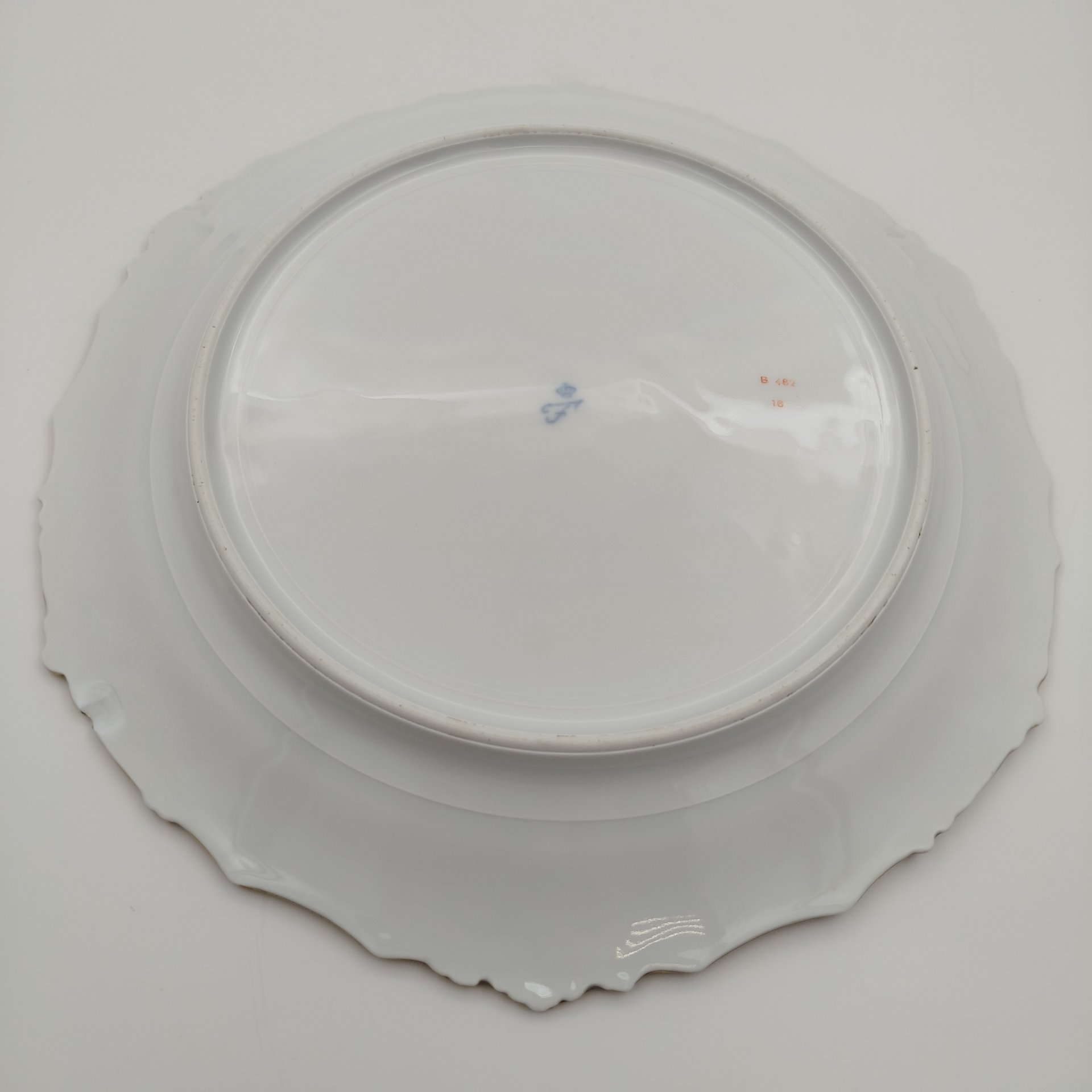Блюдо широкое с ажурным бортом, украшенное цветочным декором, Furstenberg Porcelain Manufactory (Фюрстенберг)