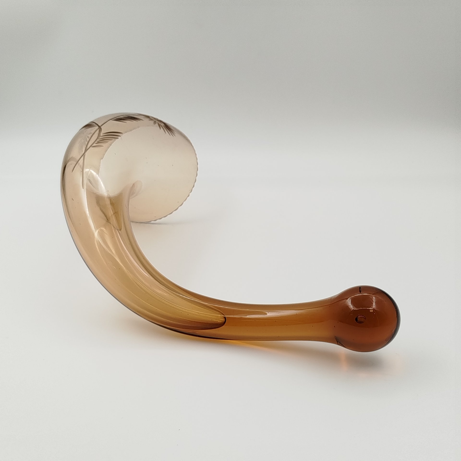 Рог декоративный с изображением цветов