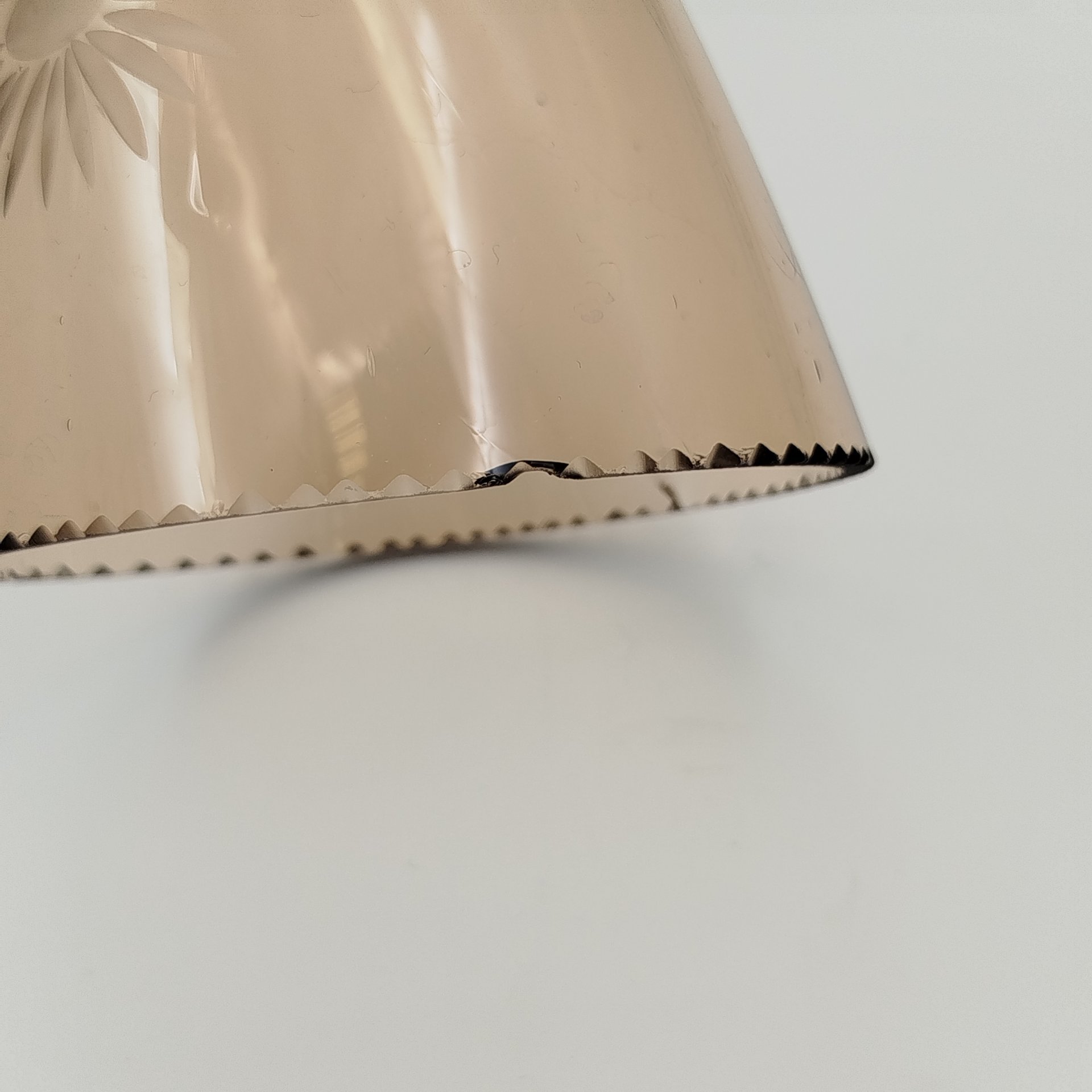 Рог декоративный с изображением цветов