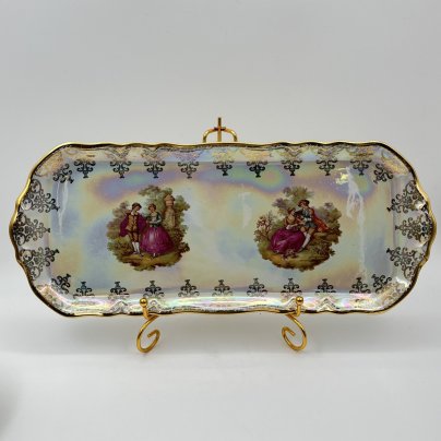 Рулетница, украшенная изображением галантных сцен, фарфор, люстр, деколь, золочение, Франция, 1960-1980 гг.