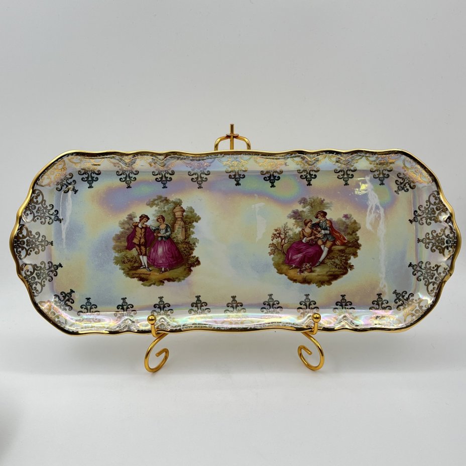 Рулетница, украшенная изображением галантных сцен, фарфор, люстр, деколь, золочение, Франция, 1960-1980 гг.