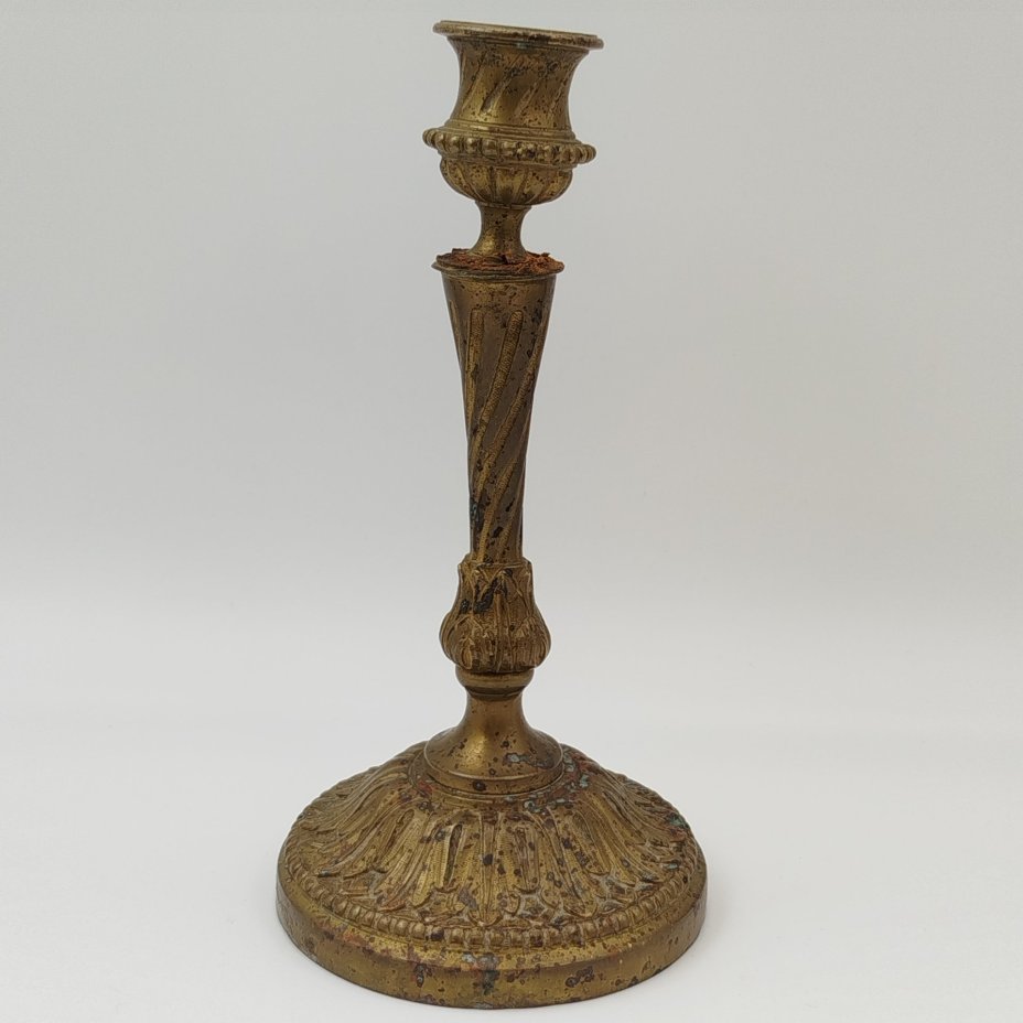 Подсвечник с растительным декором (на одну свечу)